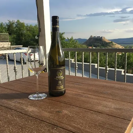Fogado A Ket Toelgyfahoz Bed & Breakfast Sümeg