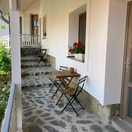Fogado A Ket Toelgyfahoz Bed and Breakfast