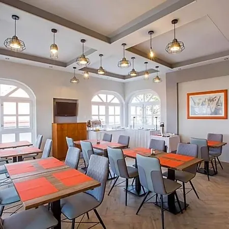 Fogado A Ket Toelgyfahoz Bed & Breakfast
