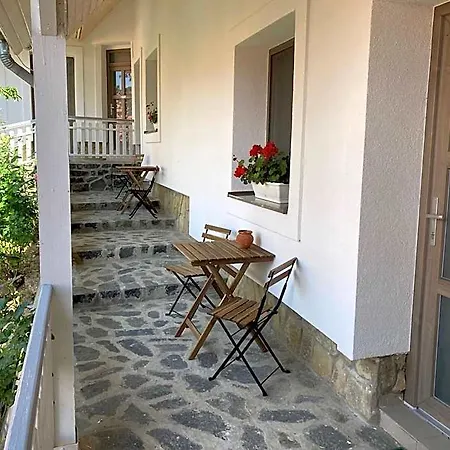 Fogado A Ket Toelgyfahoz Bed & Breakfast 3*