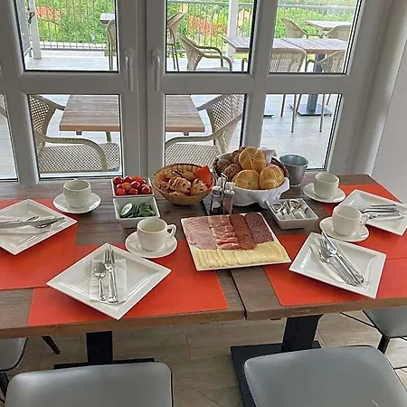 Fogado A Ket Toelgyfahoz Bed & Breakfast 3*