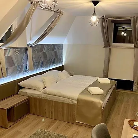 Fogado A Ket Toelgyfahoz Bed & Breakfast