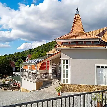 Fogado A Ket Toelgyfahoz Oda ve Kahvaltı 3*