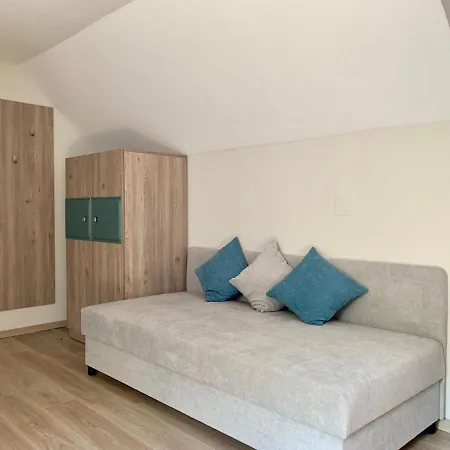 Bed & Breakfast Fogado A Ket Toelgyfahoz *
