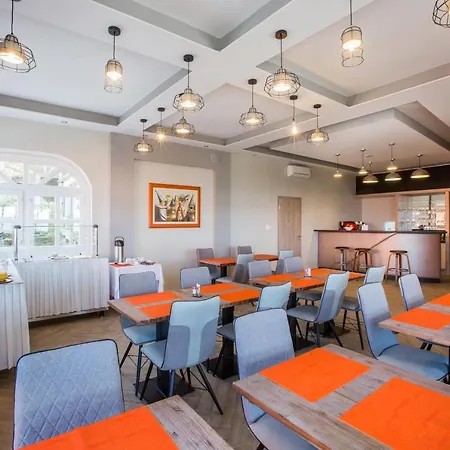Bed & Breakfast Fogado A Ket Toelgyfahoz Sumeg